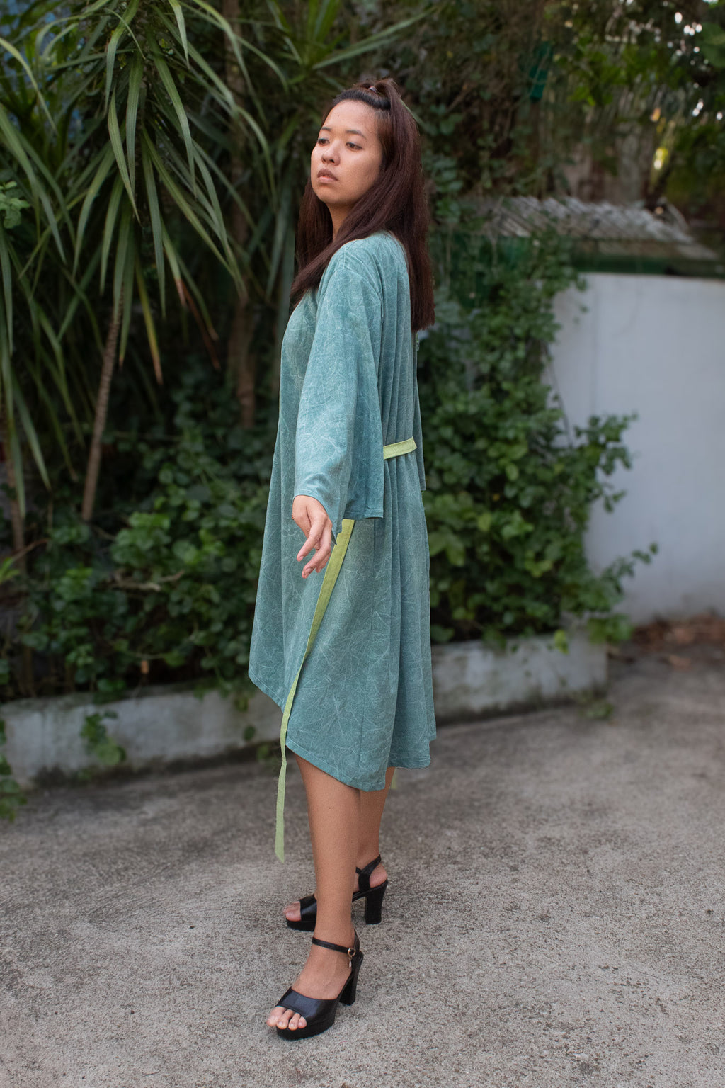 ✦ Marble Mornings – Mid-Length Marbled Teal Cotton Kimono in Crisp Olive Edge Trim