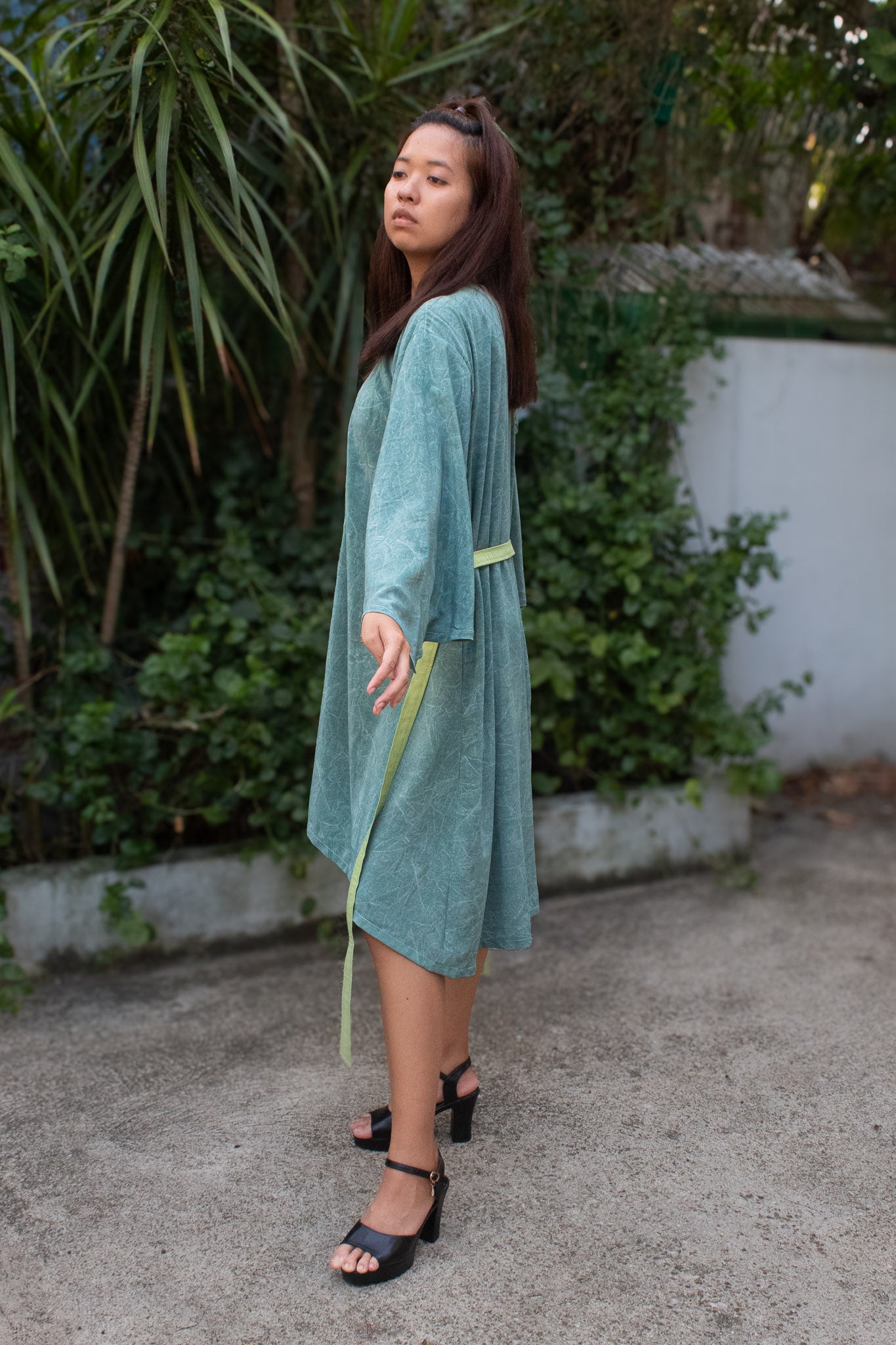 ✦ Marble Mornings – Mid-Length Marbled Teal Cotton Kimono in Crisp Olive Edge Trim