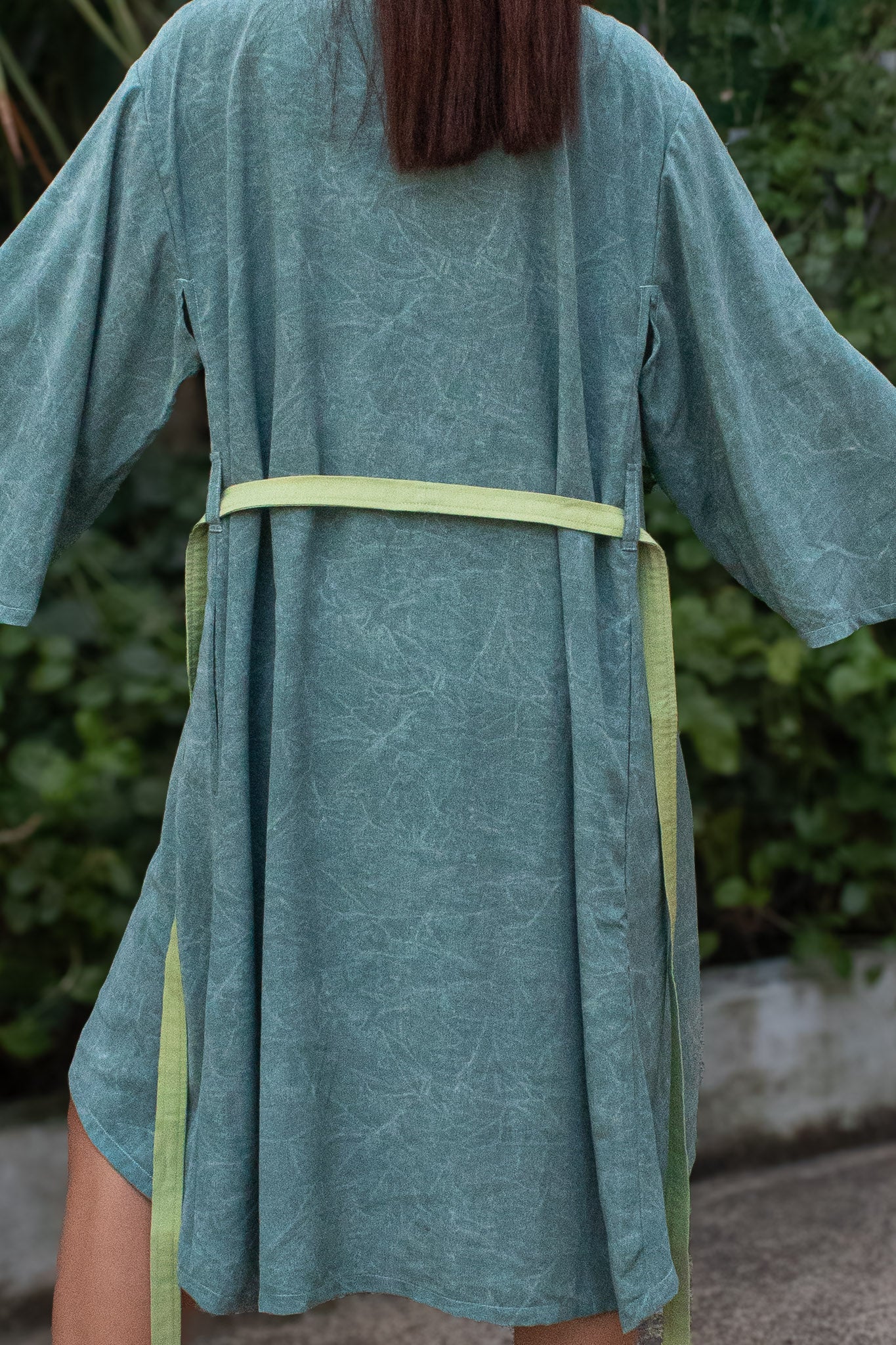 ✦ Marble Mornings – Mid-Length Marbled Teal Cotton Kimono in Crisp Olive Edge Trim