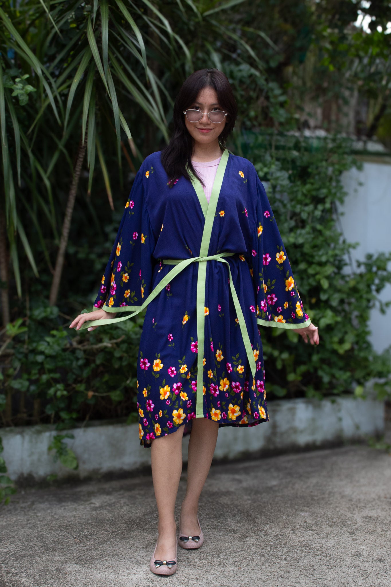 ✦ Midnight Petal Butterfly – Super Soft Navy Blue Floral Cotton Kimono with Butterfly-Sleeves