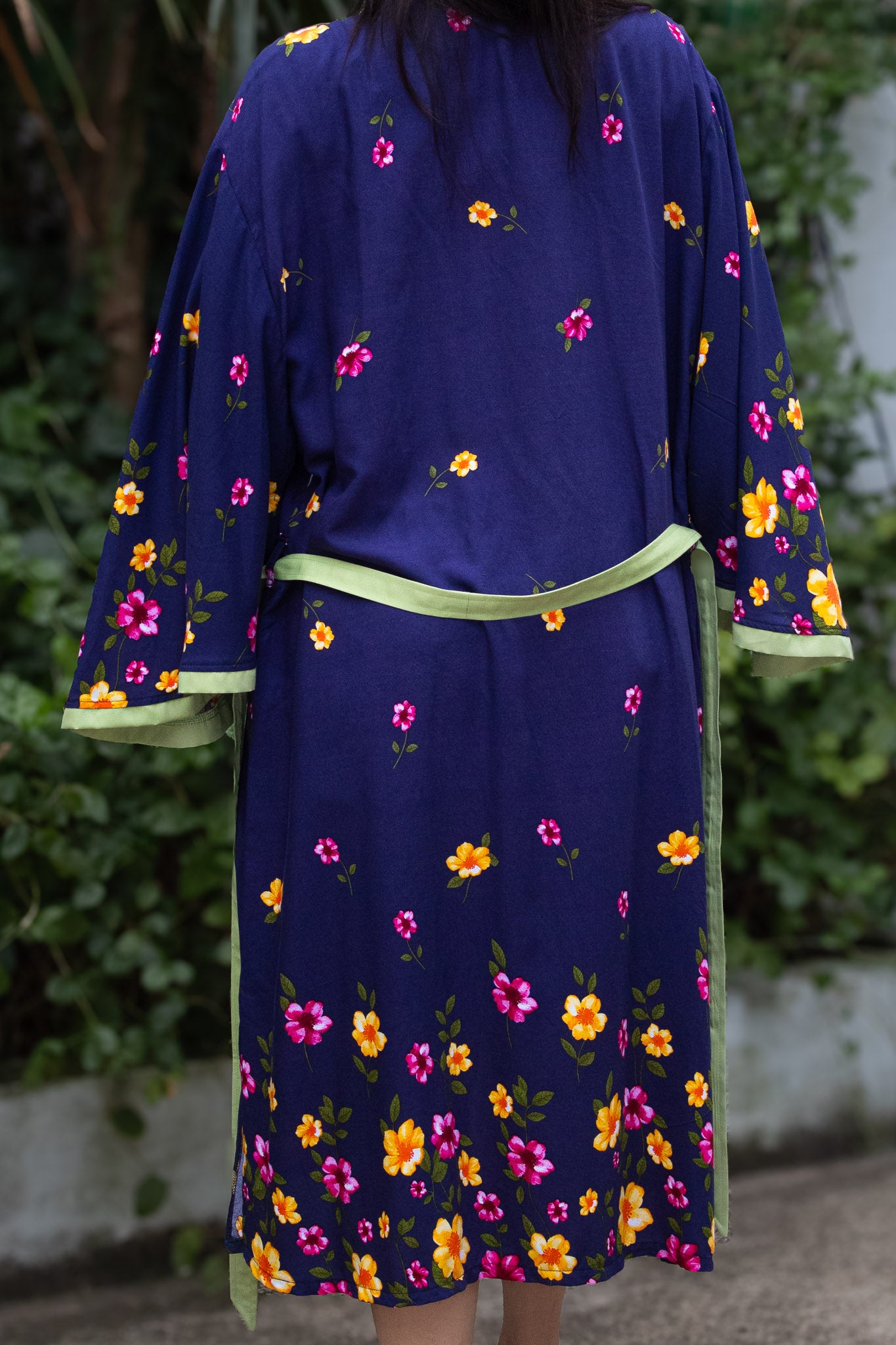 ✦ Midnight Petal Butterfly – Super Soft Navy Blue Floral Cotton Kimono with Butterfly-Sleeves