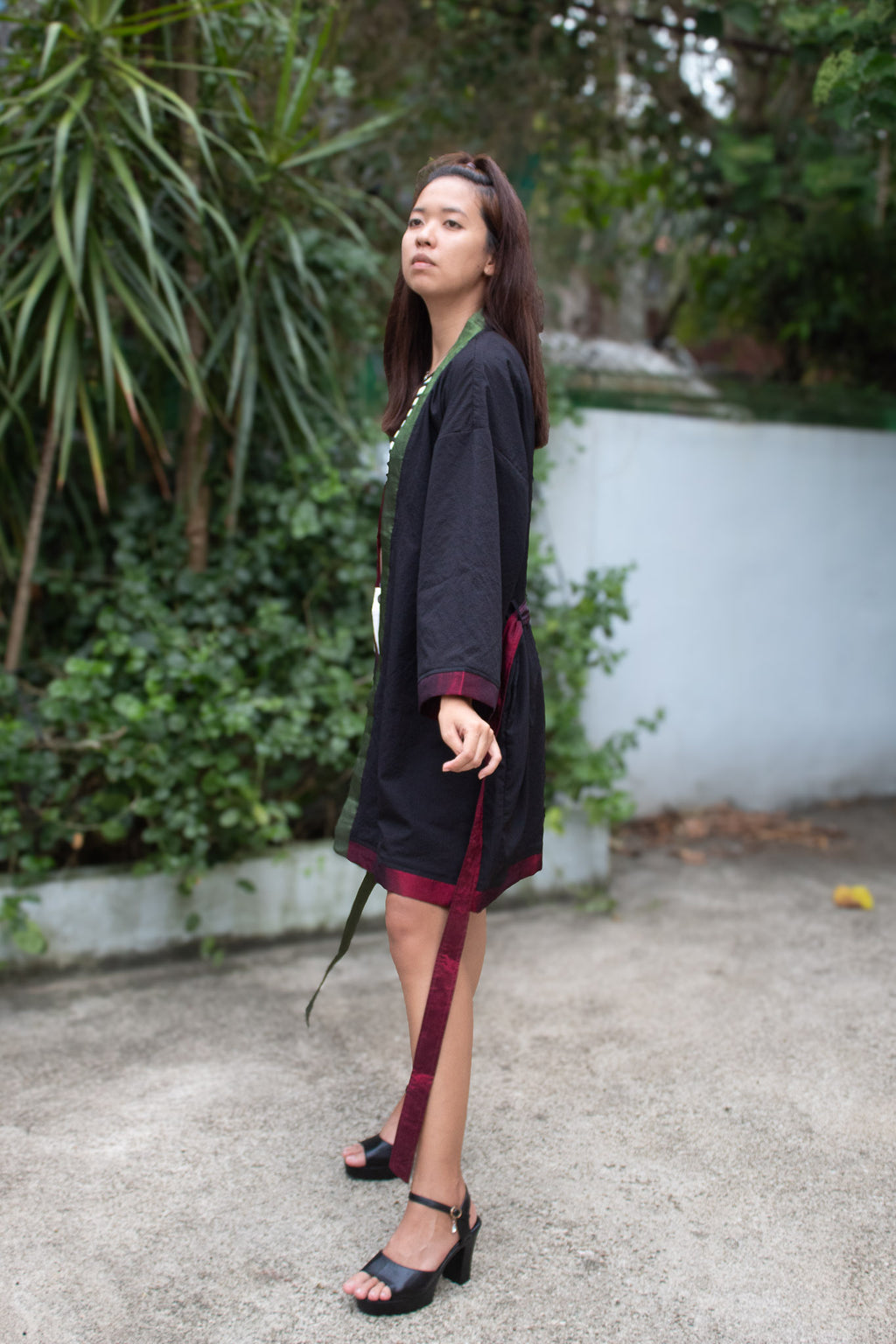 ✦ Shadow Grove – Sleek Textured Black Kimono with Elegant & Shiny Color Accents