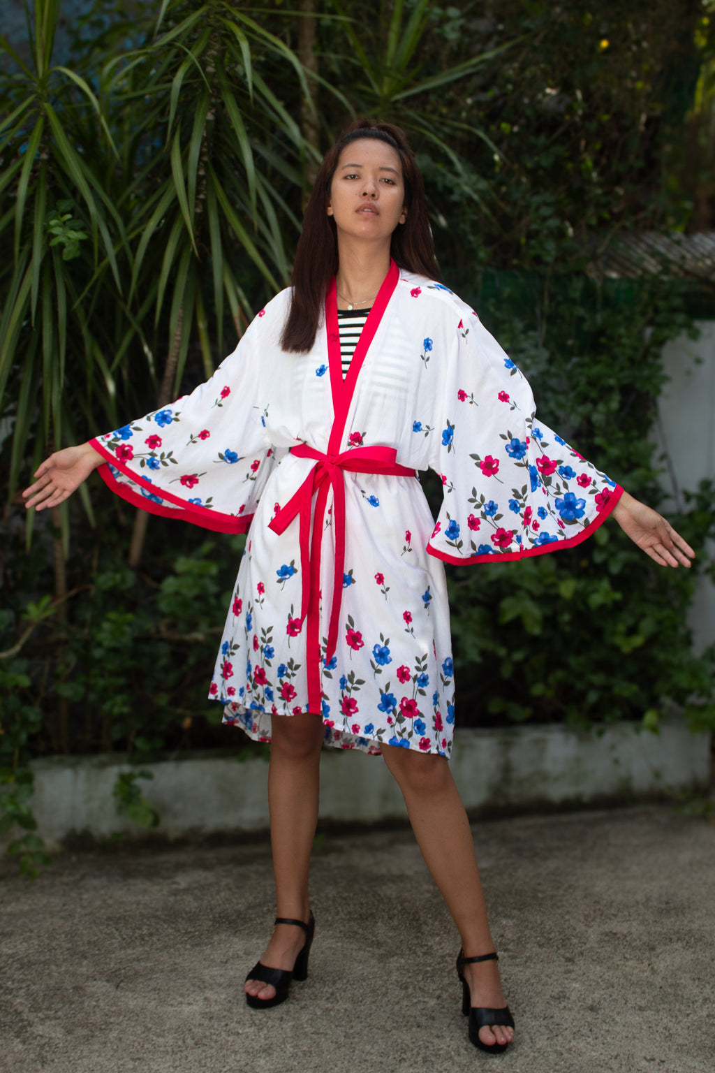 ✦ Bloomtrail Butterfly (Mid-Length) – White Cotton Kimono with Floral Motifs in Matching Accents and Butterfly Sleeves