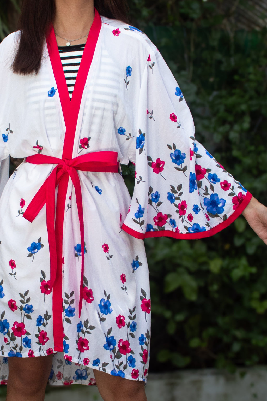 ✦ Bloomtrail Butterfly (Mid-Length) – White Cotton Kimono with Floral Motifs in Matching Accents and Butterfly Sleeves