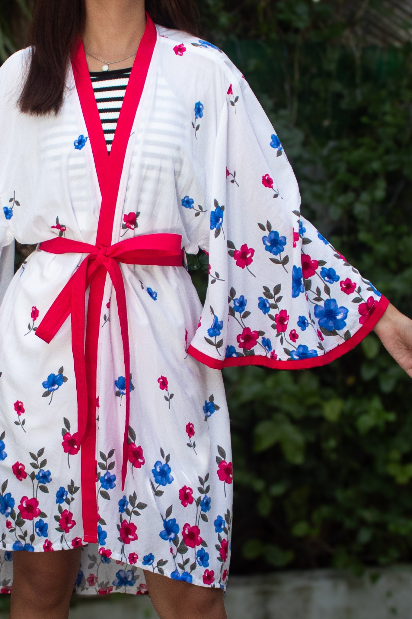 ✦ Bloomtrail Butterfly (Mid-Length) – White Cotton Kimono with Floral Motifs in Matching Accents and Butterfly Sleeves