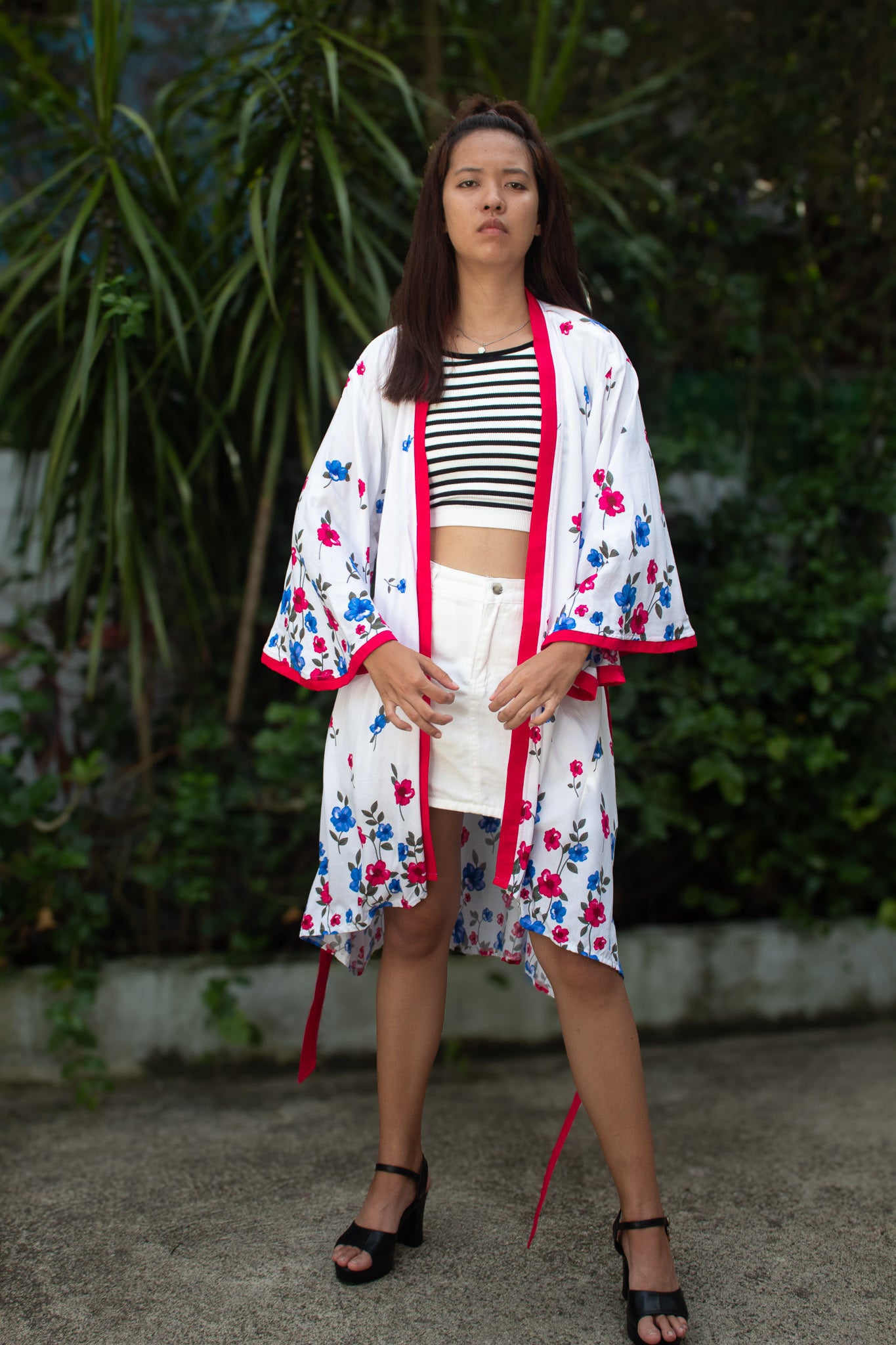 ✦ Bloomtrail Butterfly (Mid-Length) – White Cotton Kimono with Floral Motifs in Matching Accents and Butterfly Sleeves