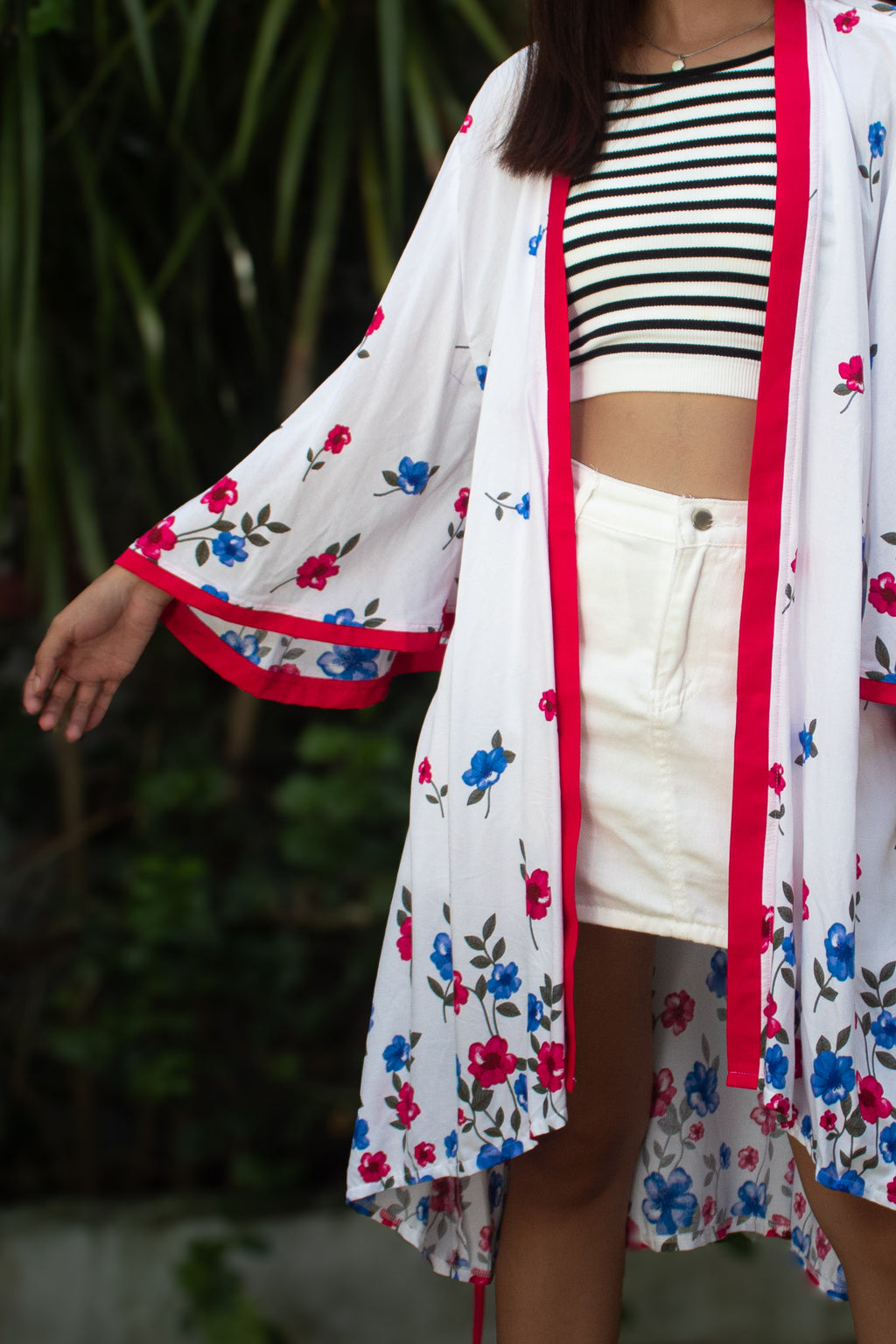 ✦ Bloomtrail Butterfly (Mid-Length) – White Cotton Kimono with Floral Motifs in Matching Accents and Butterfly Sleeves