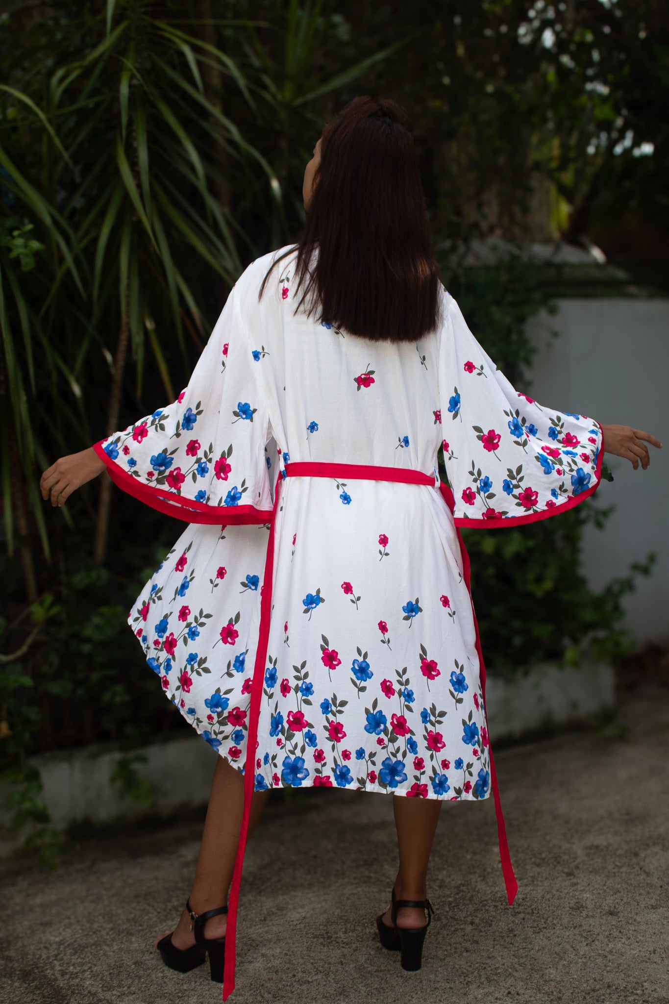 ✦ Bloomtrail Butterfly (Mid-Length) – White Cotton Kimono with Floral Motifs in Matching Accents and Butterfly Sleeves