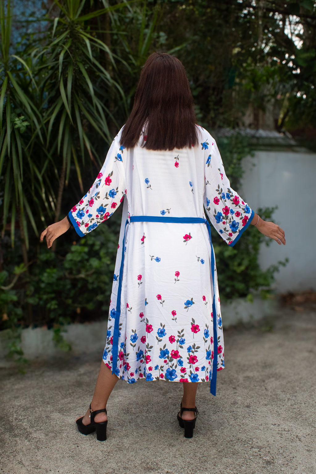 ✦ Bloomtrail Butterfly (Mid-Length) – White Cotton Kimono with Floral Motifs in Matching Accents and Butterfly Sleeves