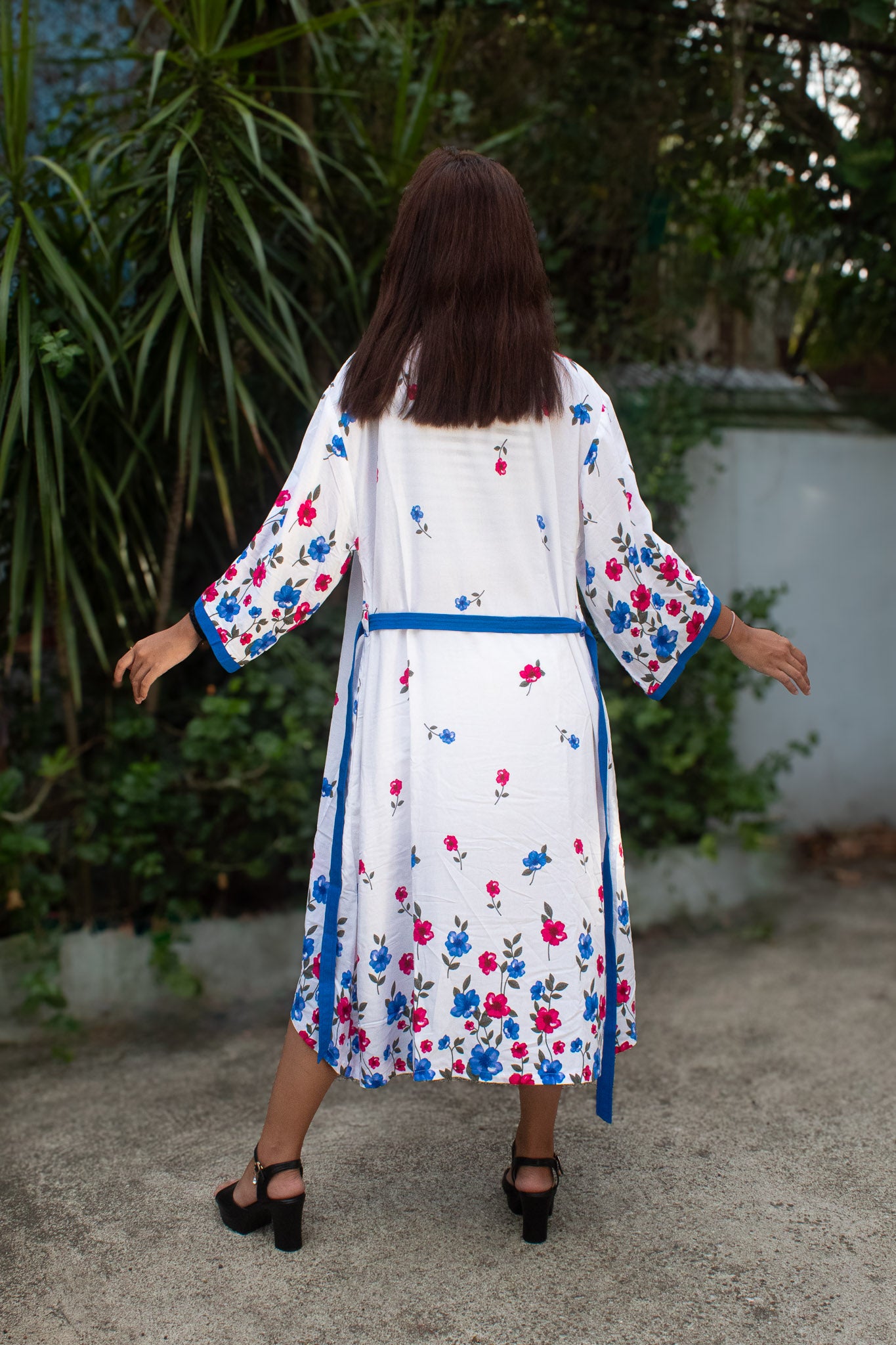 ✦ Bloomtrail Butterfly (Mid-Length) – White Cotton Kimono with Floral Motifs in Matching Accents and Butterfly Sleeves