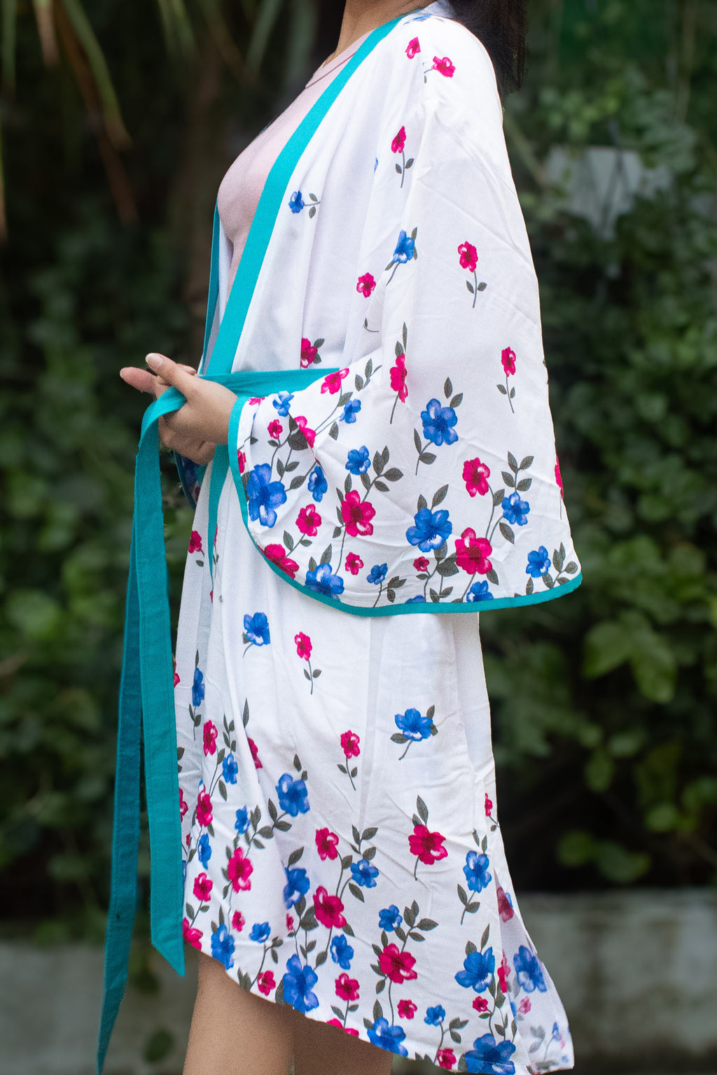 ✦ Bloomtrail Butterfly (Mid-Length) – White Cotton Kimono with Floral Motifs in Matching Accents and Butterfly Sleeves