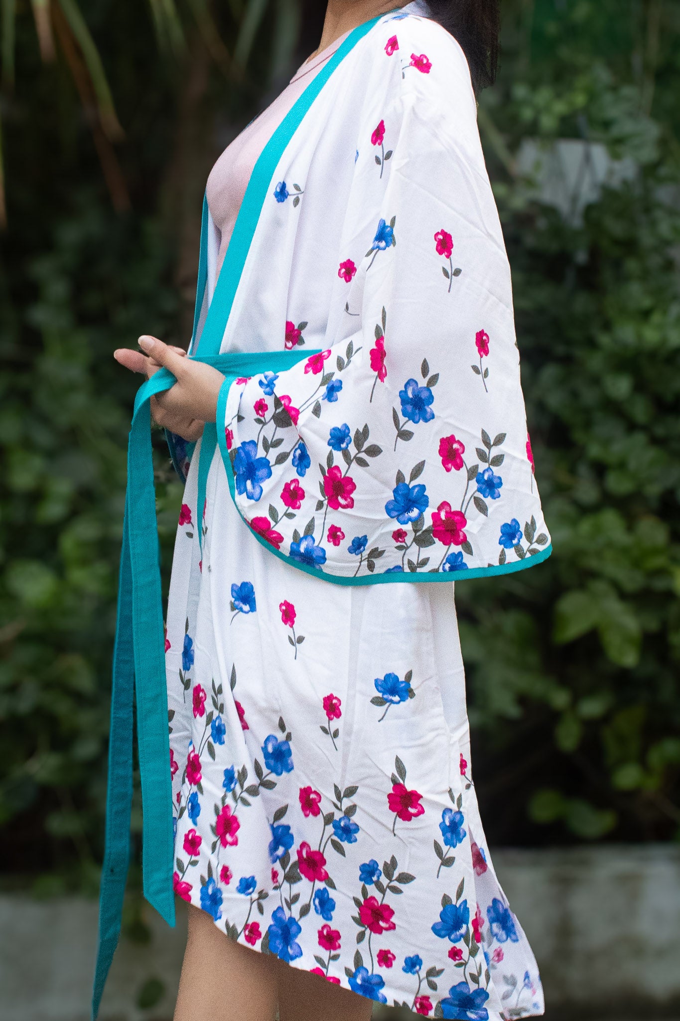 ✦ Bloomtrail Butterfly (Mid-Length) – White Cotton Kimono with Floral Motifs in Matching Accents and Butterfly Sleeves
