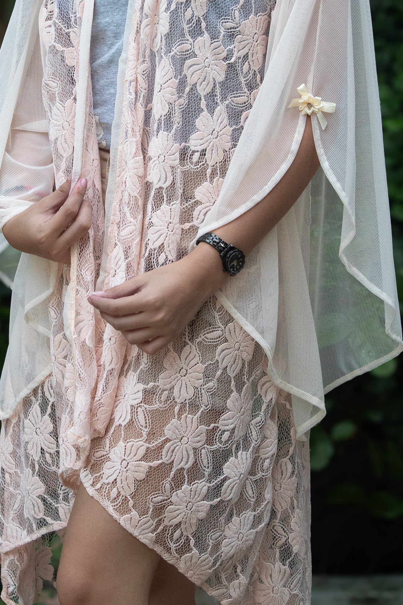 ✦ Cream Whispers – One-of-a-kind Soft & Airy Butterfly-Sleeved Peach Lace Kimono