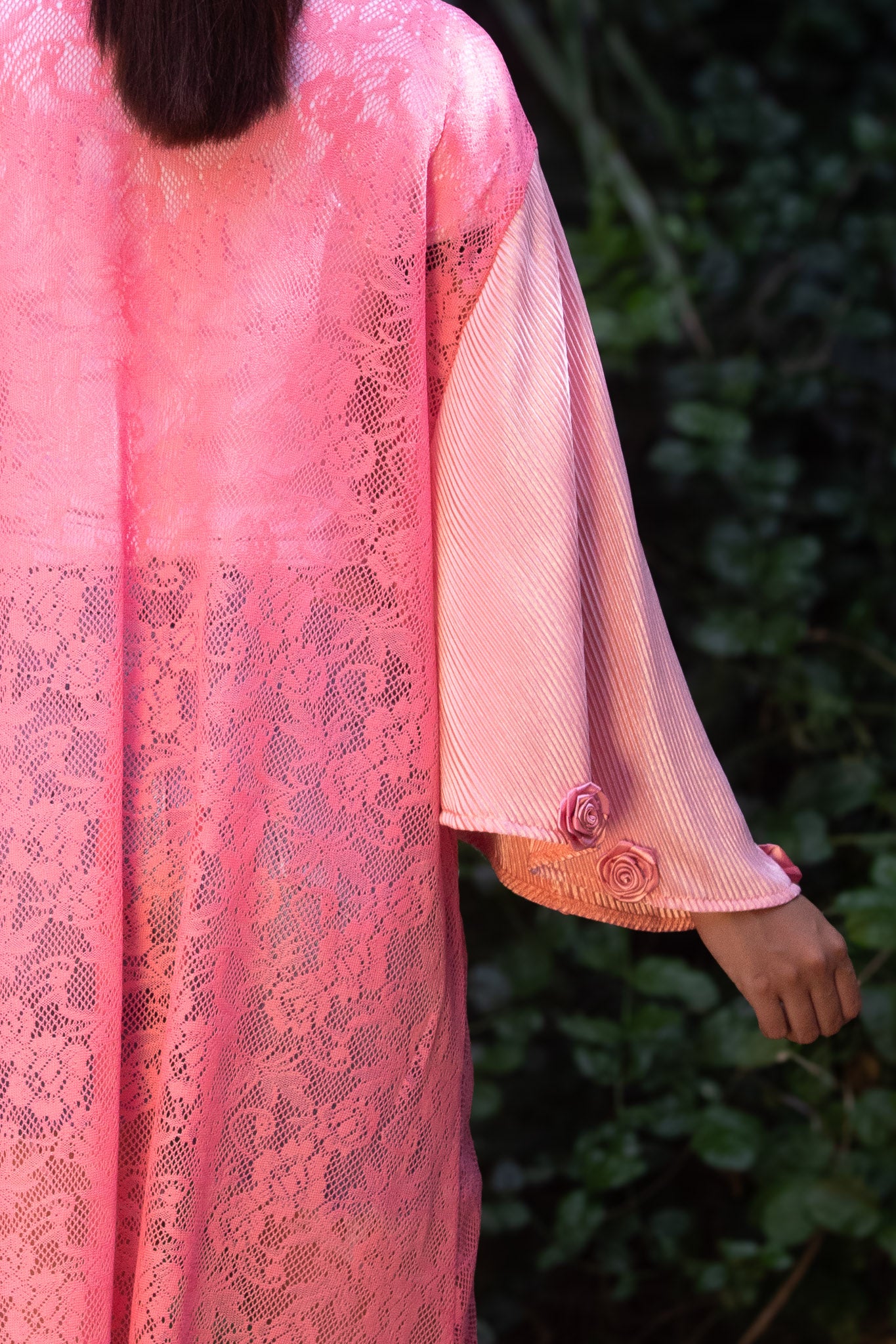 ✦ Rosette Veil – Feminine Pleated-Sleeve Pink Lace Kimono with Embedded Flowers and Butterfly Sleeves