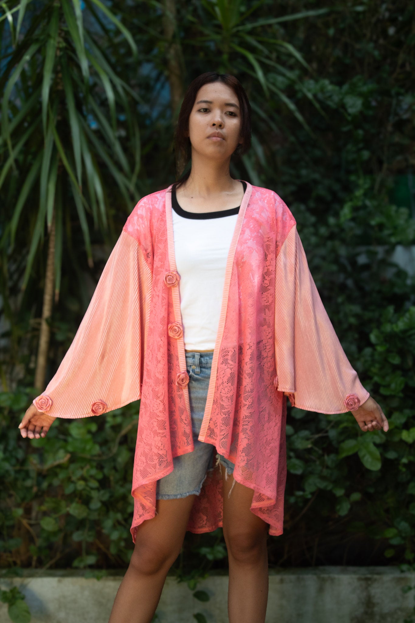 ✦ Rosette Veil – Feminine Pleated-Sleeve Pink Lace Kimono with Embedded Flowers and Butterfly Sleeves