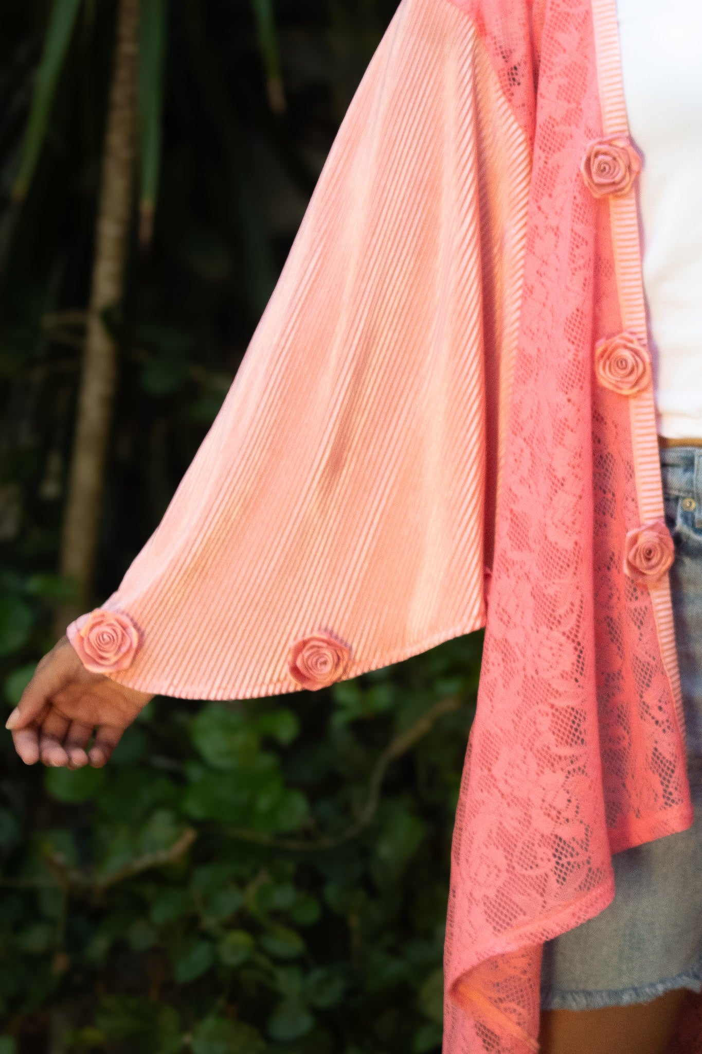 ✦ Rosette Veil – Feminine Pleated-Sleeve Pink Lace Kimono with Embedded Flowers and Butterfly Sleeves