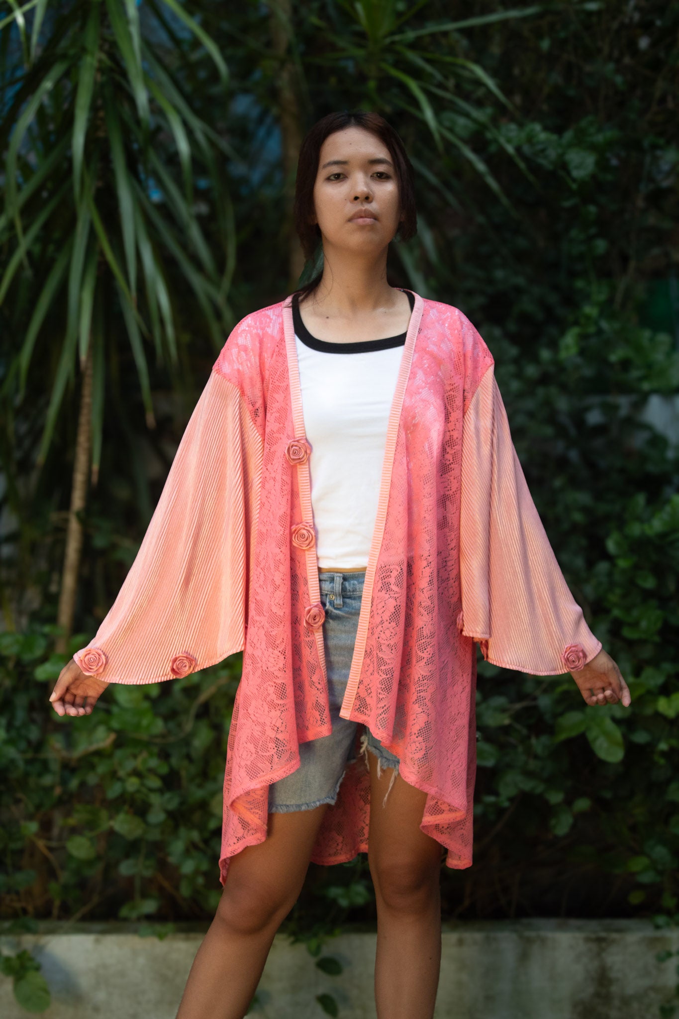 ✦ Rosette Veil – Feminine Pleated-Sleeve Pink Lace Kimono with Embedded Flowers and Butterfly Sleeves