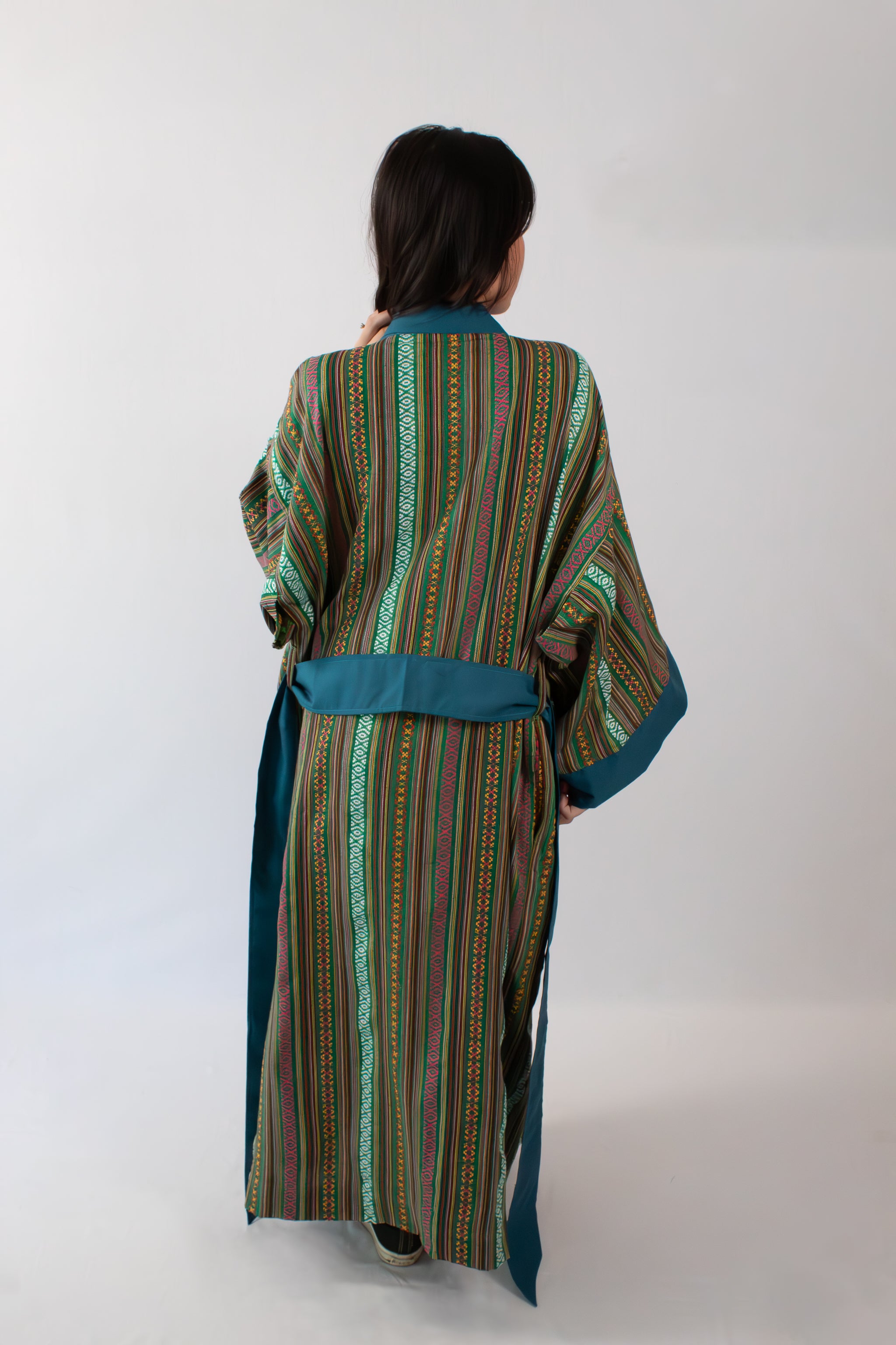 ✦ Ethnischer, grün gewebter Kimono – „Luntiang Living“