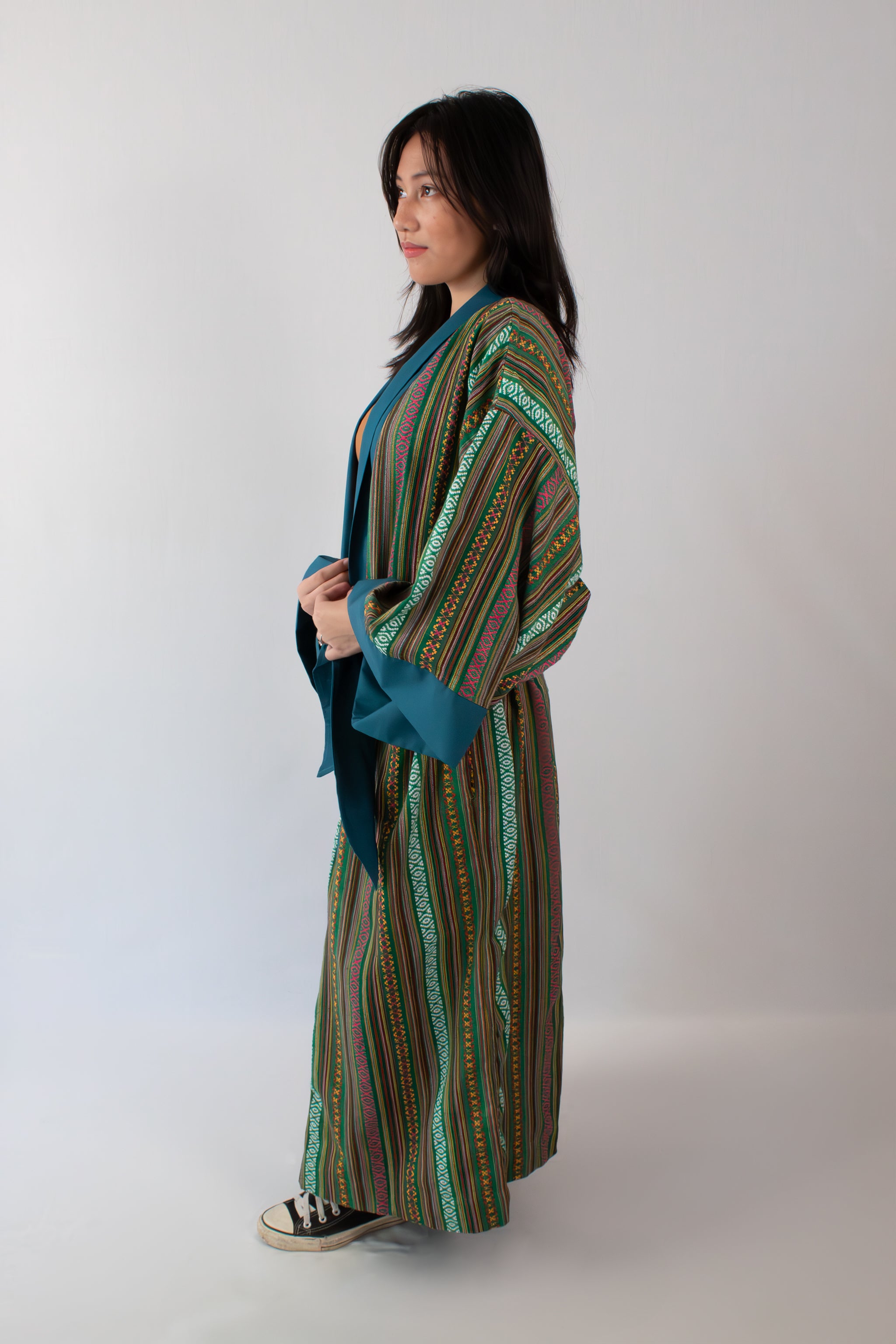 ✦ Ethnischer, grün gewebter Kimono – „Luntiang Living“