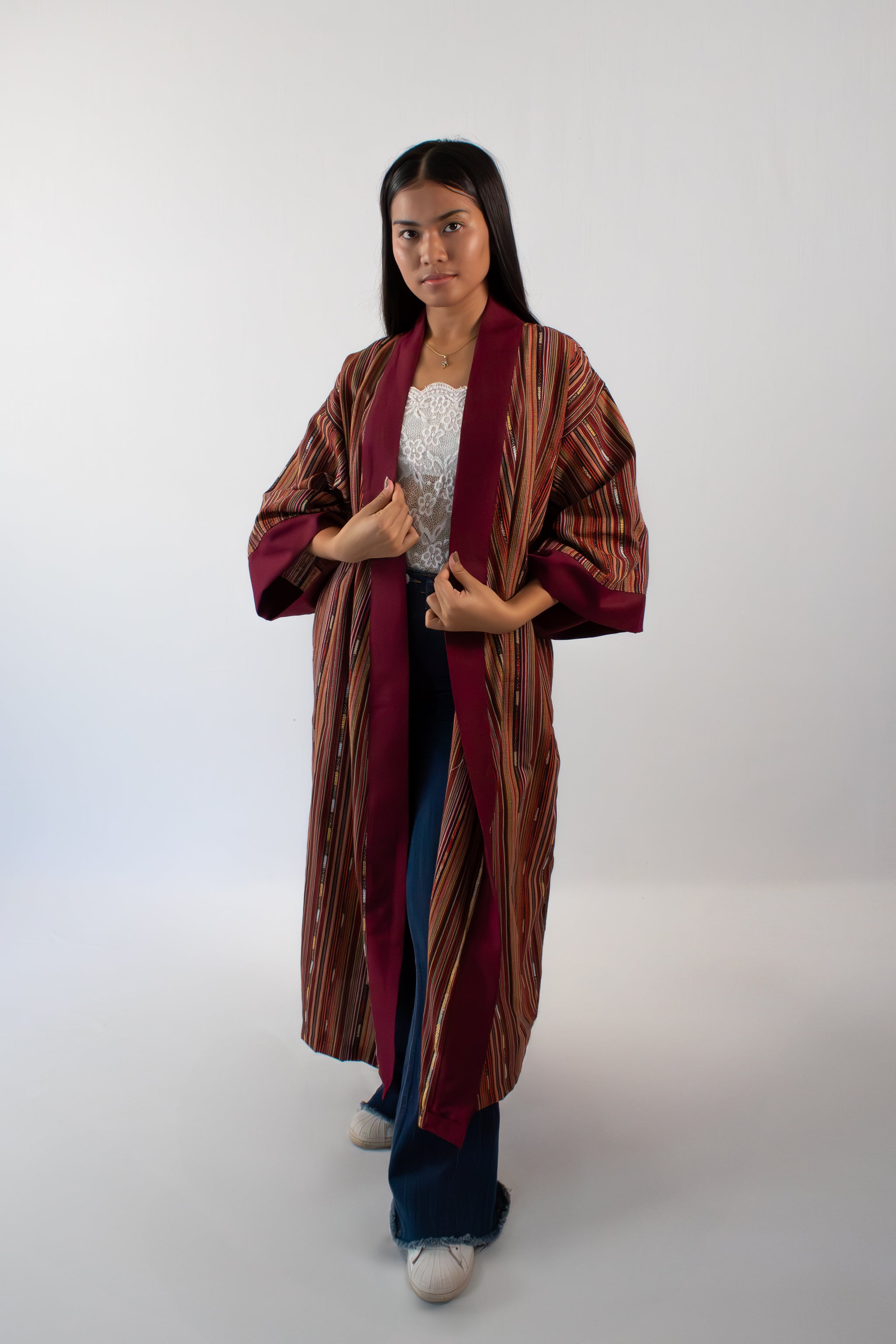 ✦ Ethno-gestreifter Kimono – „Daan Maroon“