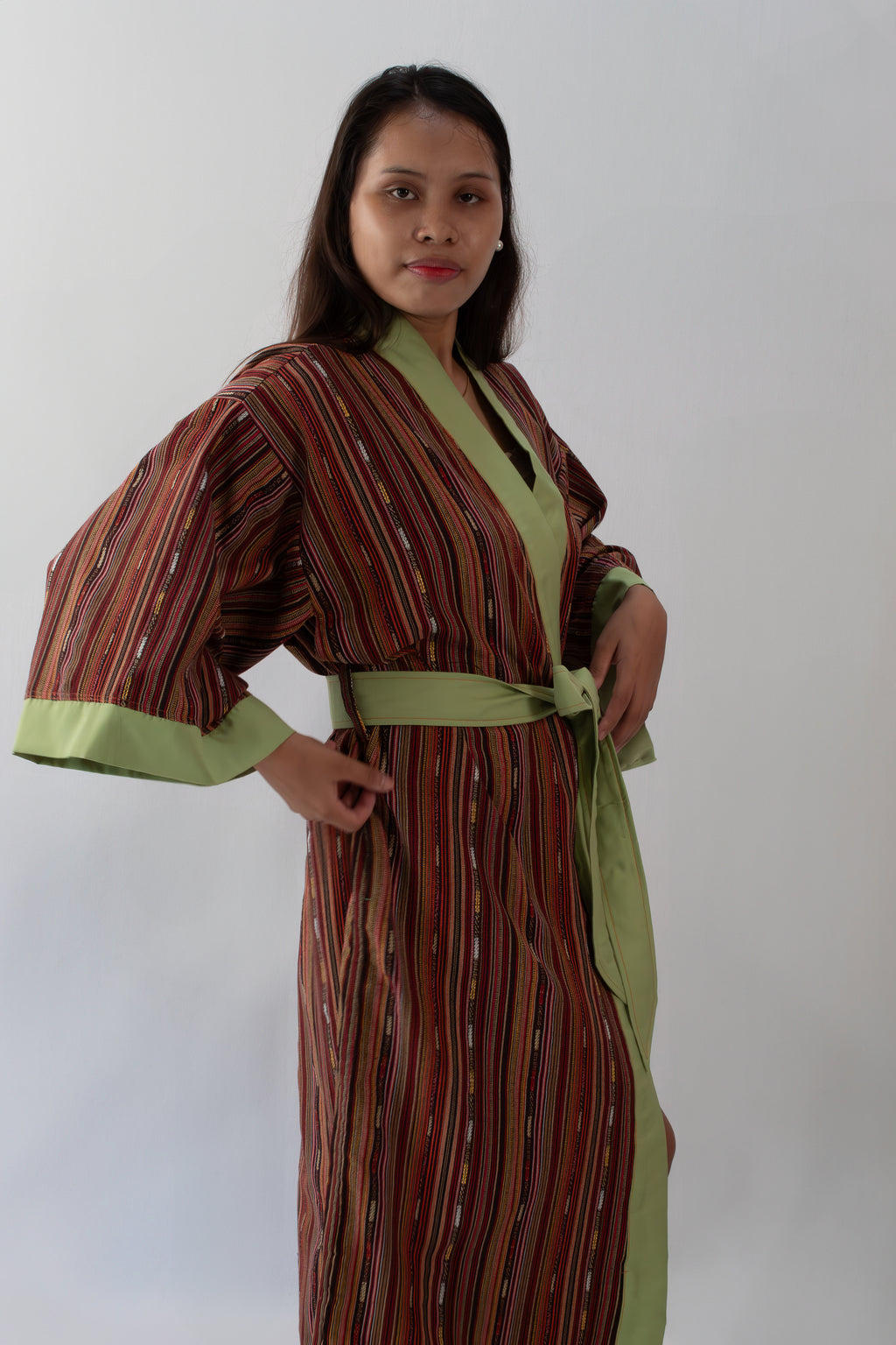 ✦ Ethno-gestreifter Kimono – „Daan Maroon“