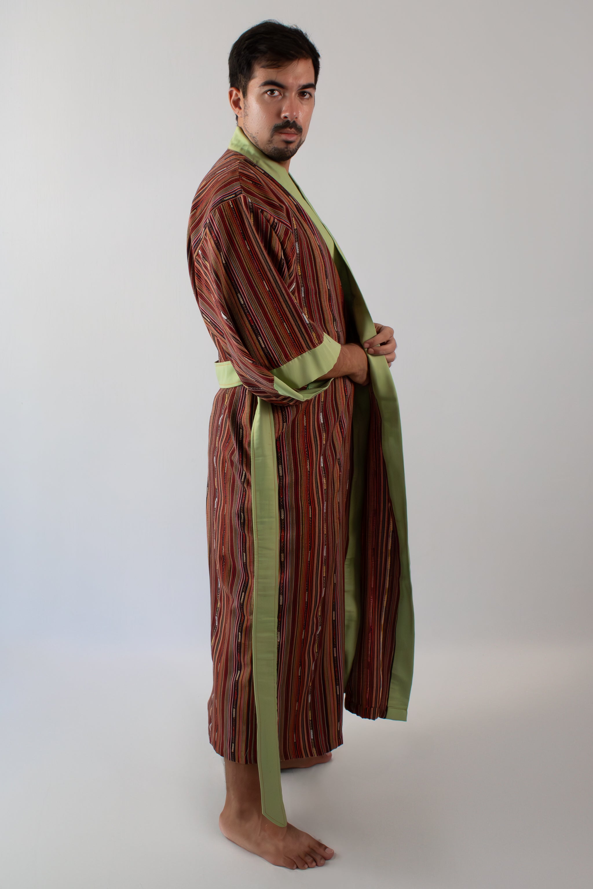 ✦ Ethno-gestreifter Kimono – „Daan Maroon“