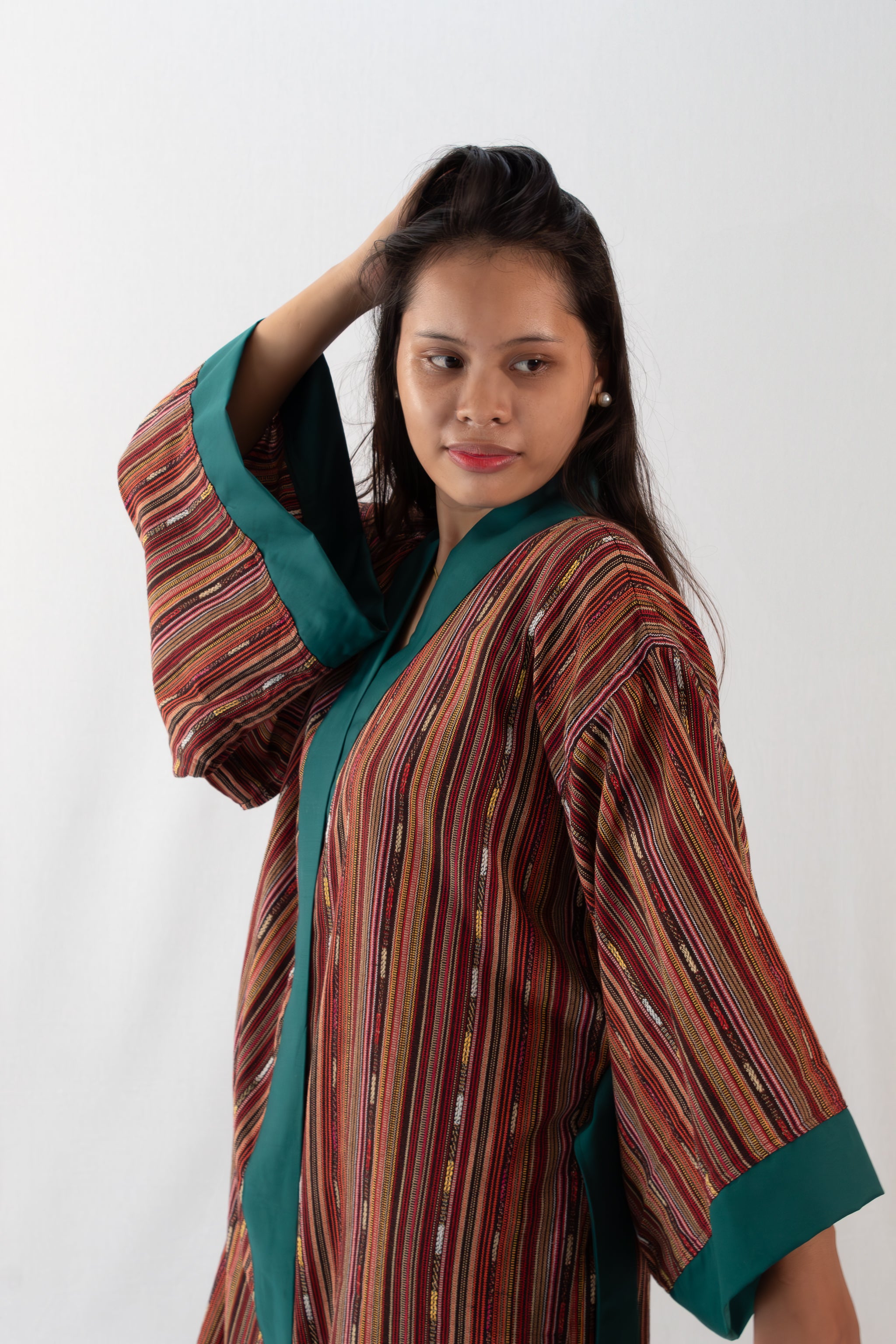 ✦ Ethno-gestreifter Kimono – „Daan Maroon“