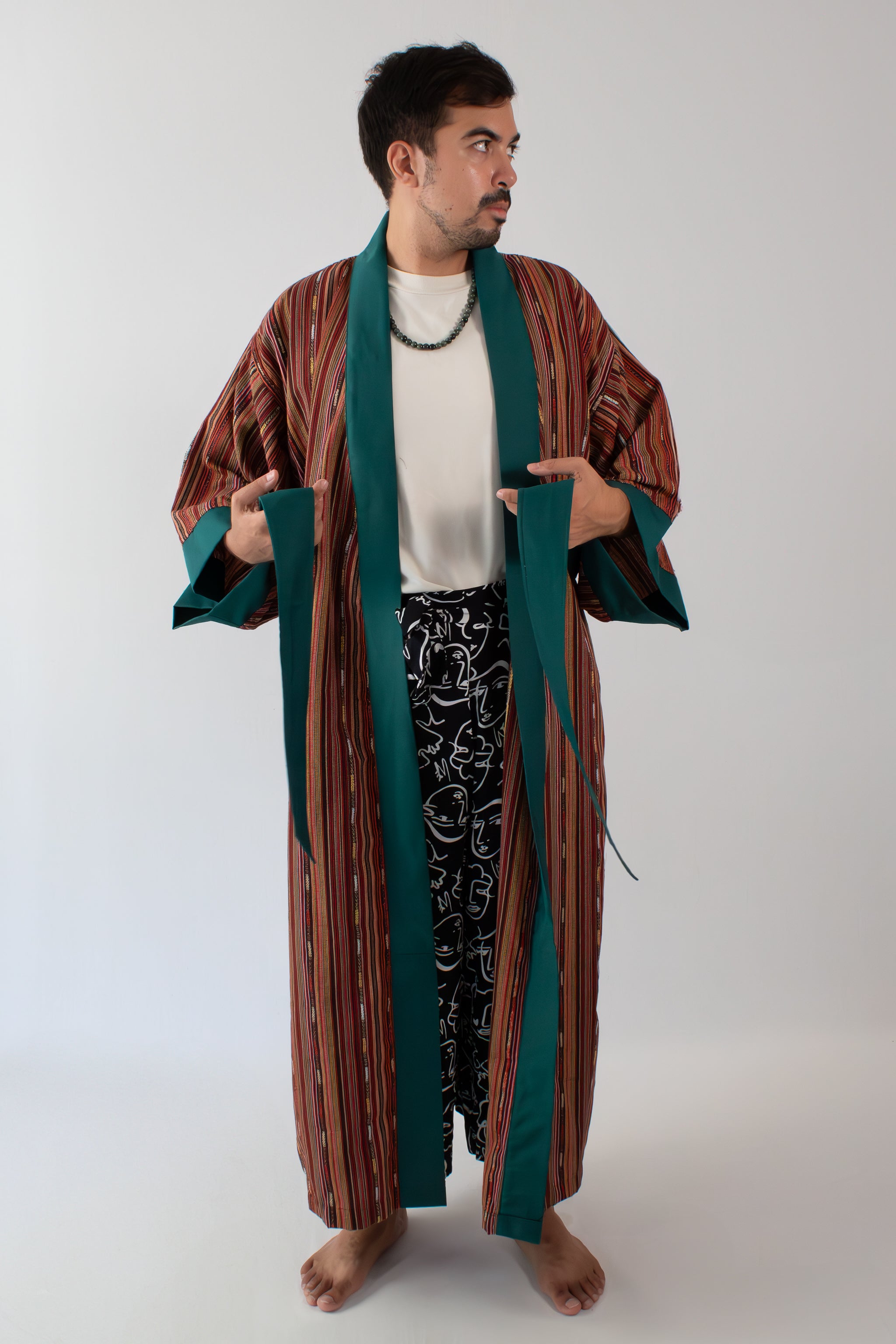 ✦ Ethno-gestreifter Kimono – „Daan Maroon“