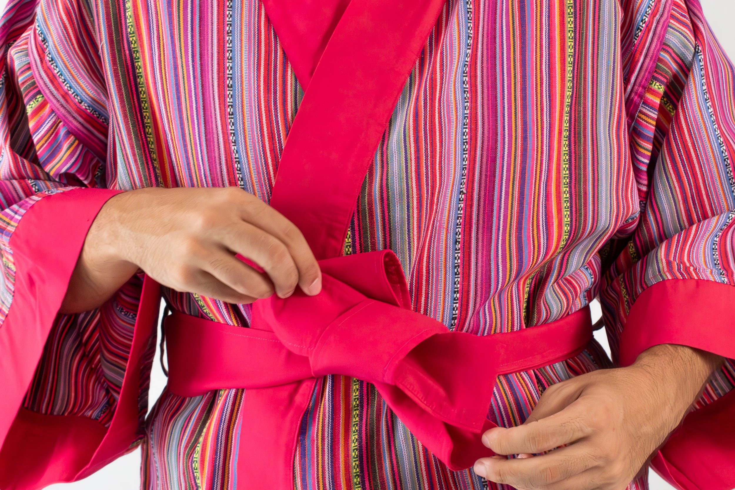 ✦ Trails of Emotions - Lebendiger und kräftiger farbenfroher Kimono im ethnischen Stil mit rosa Streifen
