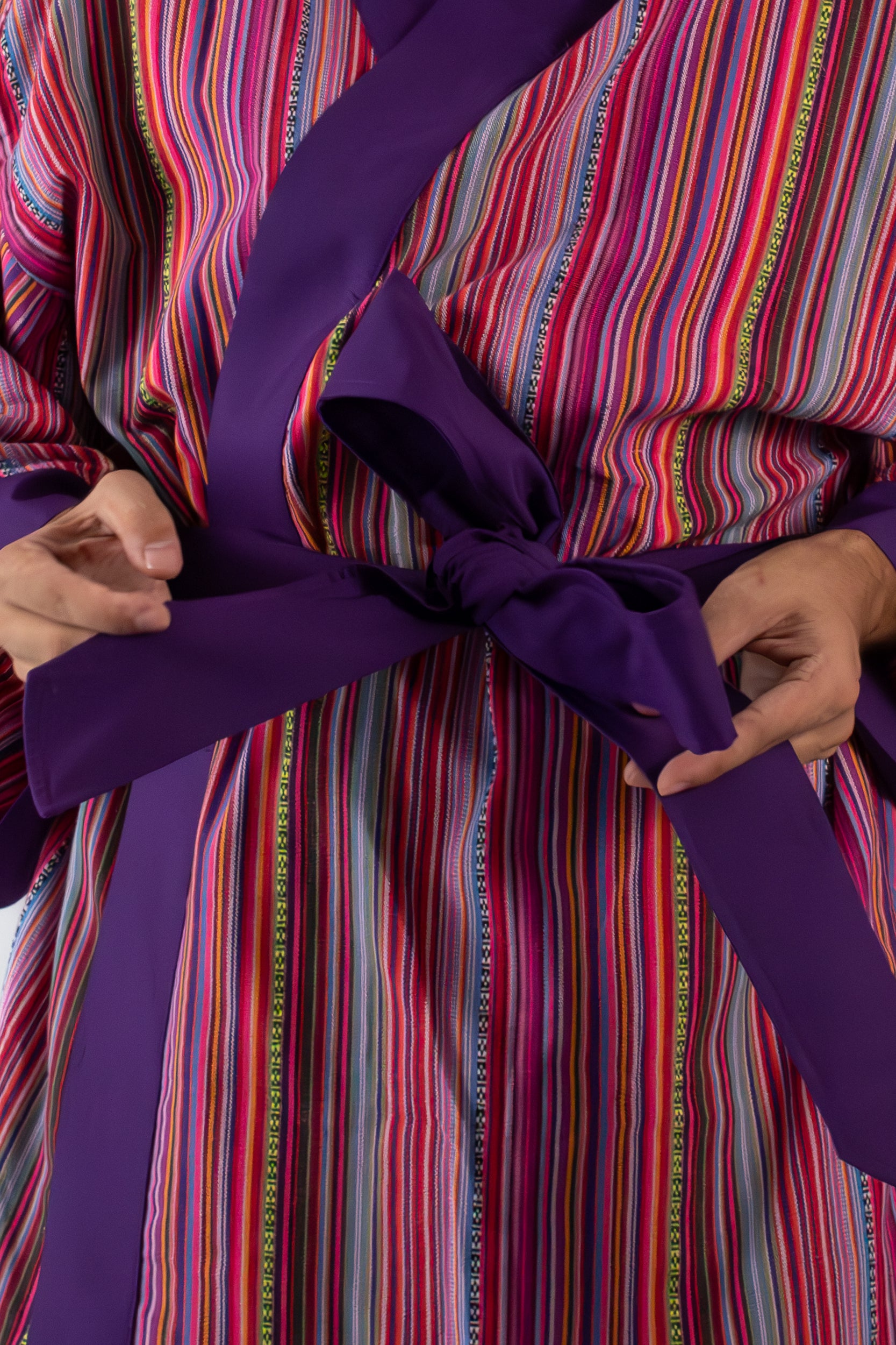 ✦ Trails of Emotions - Lebendiger und kräftiger farbenfroher Kimono im ethnischen Stil mit rosa Streifen