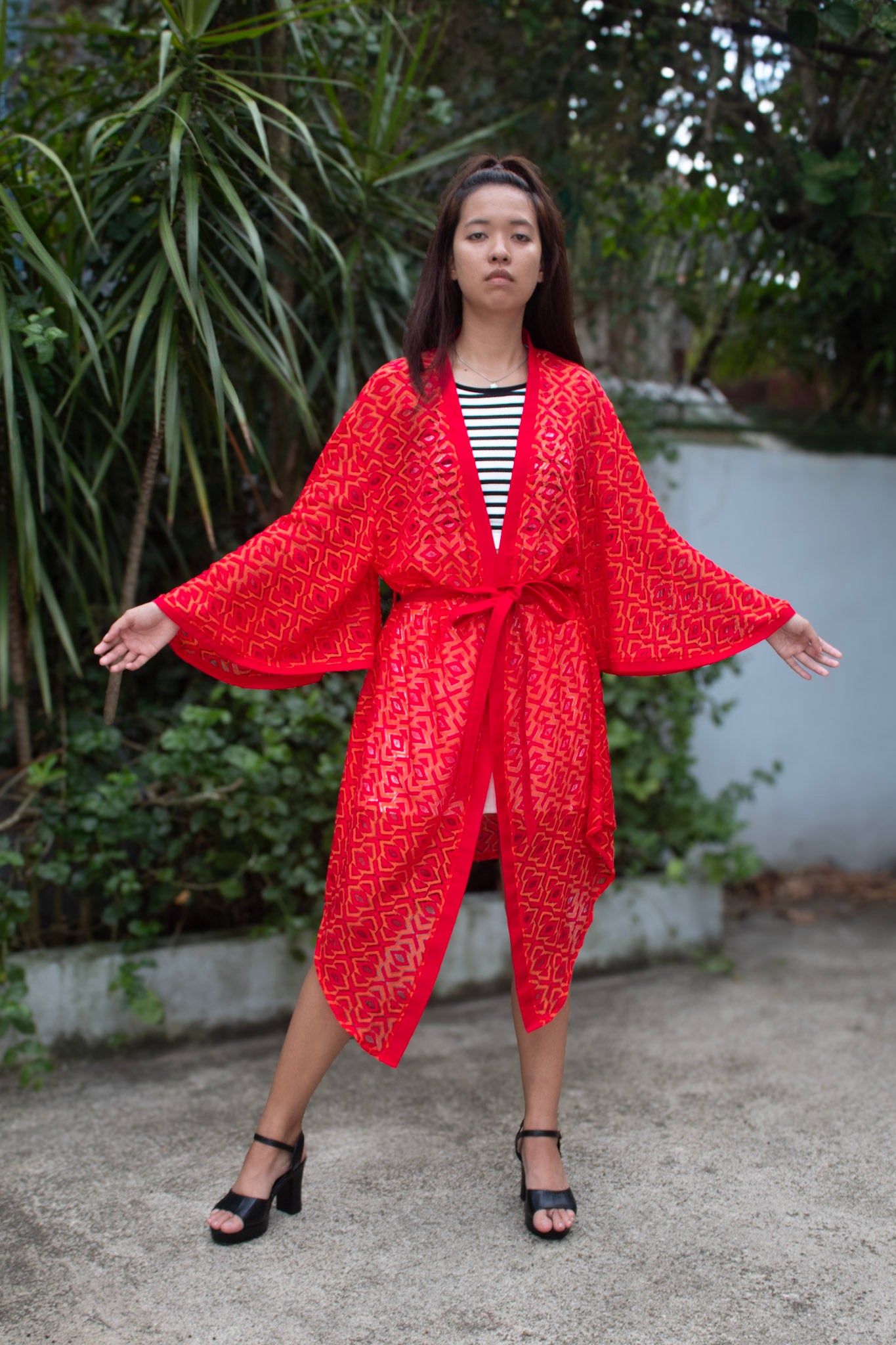 ✦ Ember Dream – Geometric Fierce Red Lace Kimono with Rich Crimson Edge