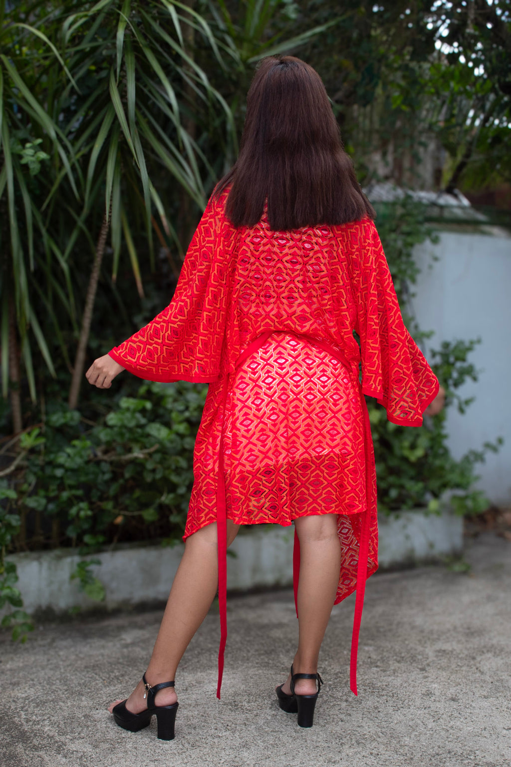 ✦ Ember Dream – Geometric Fierce Red Lace Kimono with Rich Crimson Edge