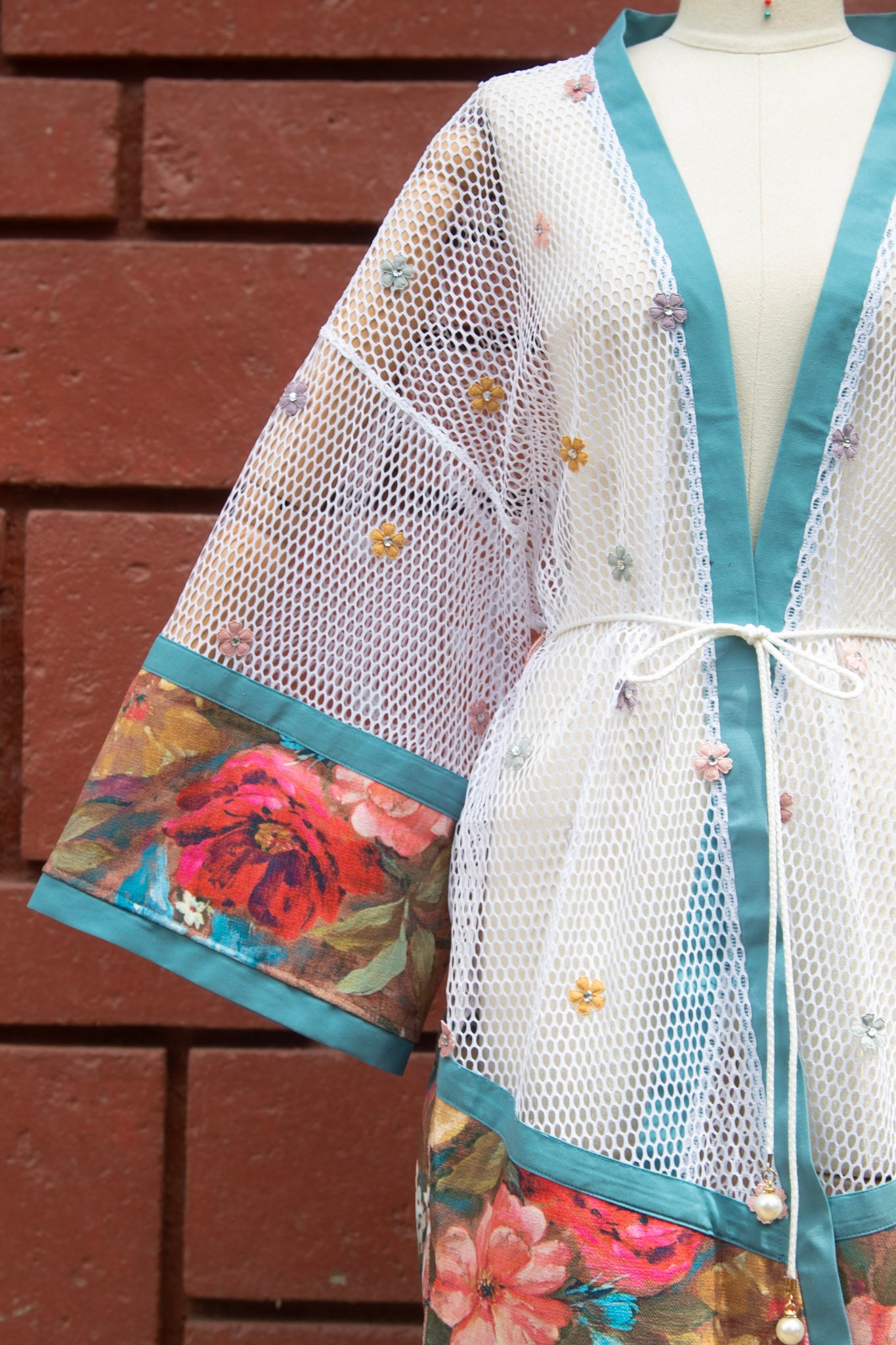 ✦ White Veil Botanica – Sheer Mesh Kimono with Teal Borders & Floral Print