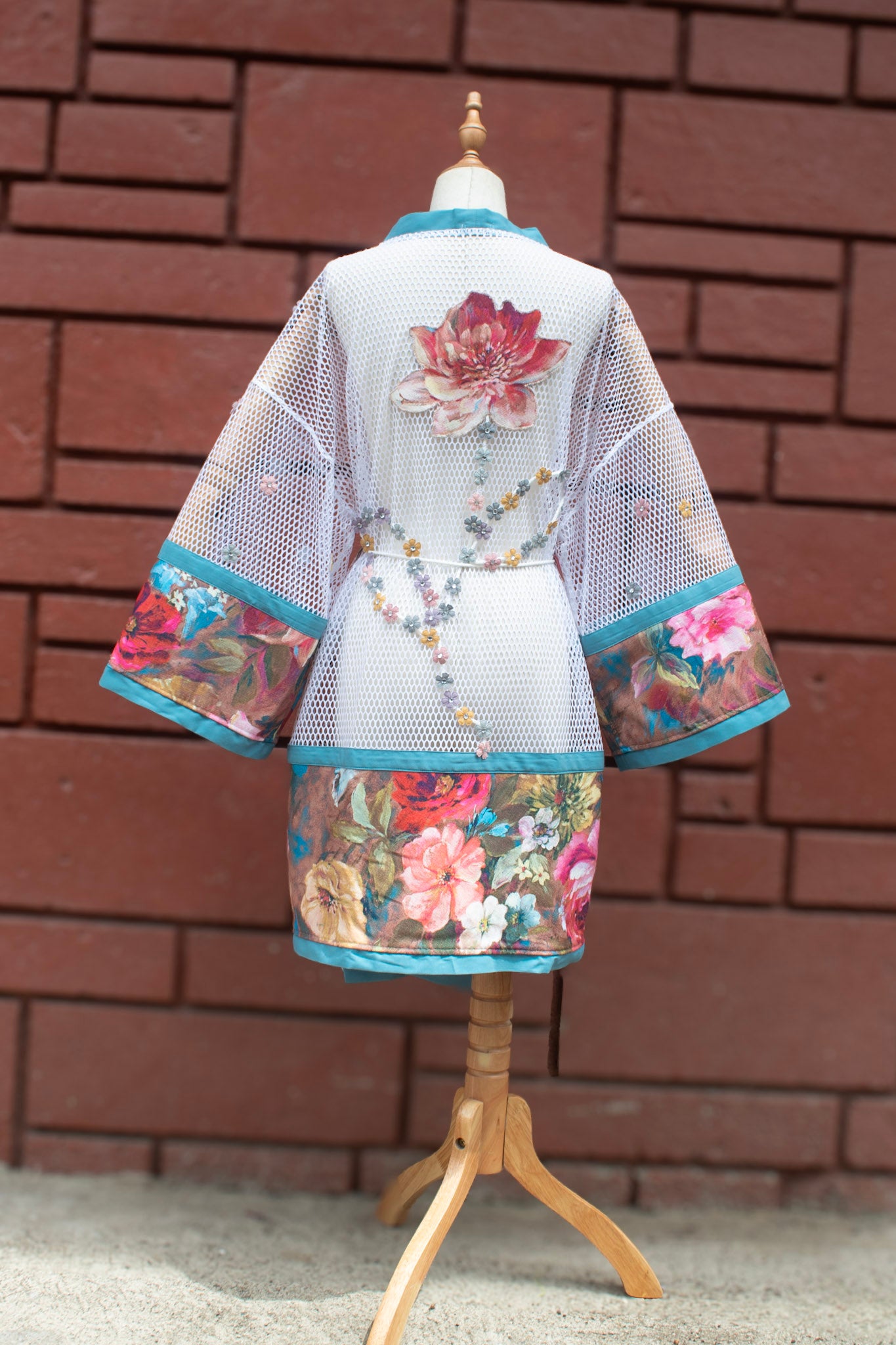 ✦ White Veil Botanica – Sheer Mesh Kimono with Teal Borders & Floral Print