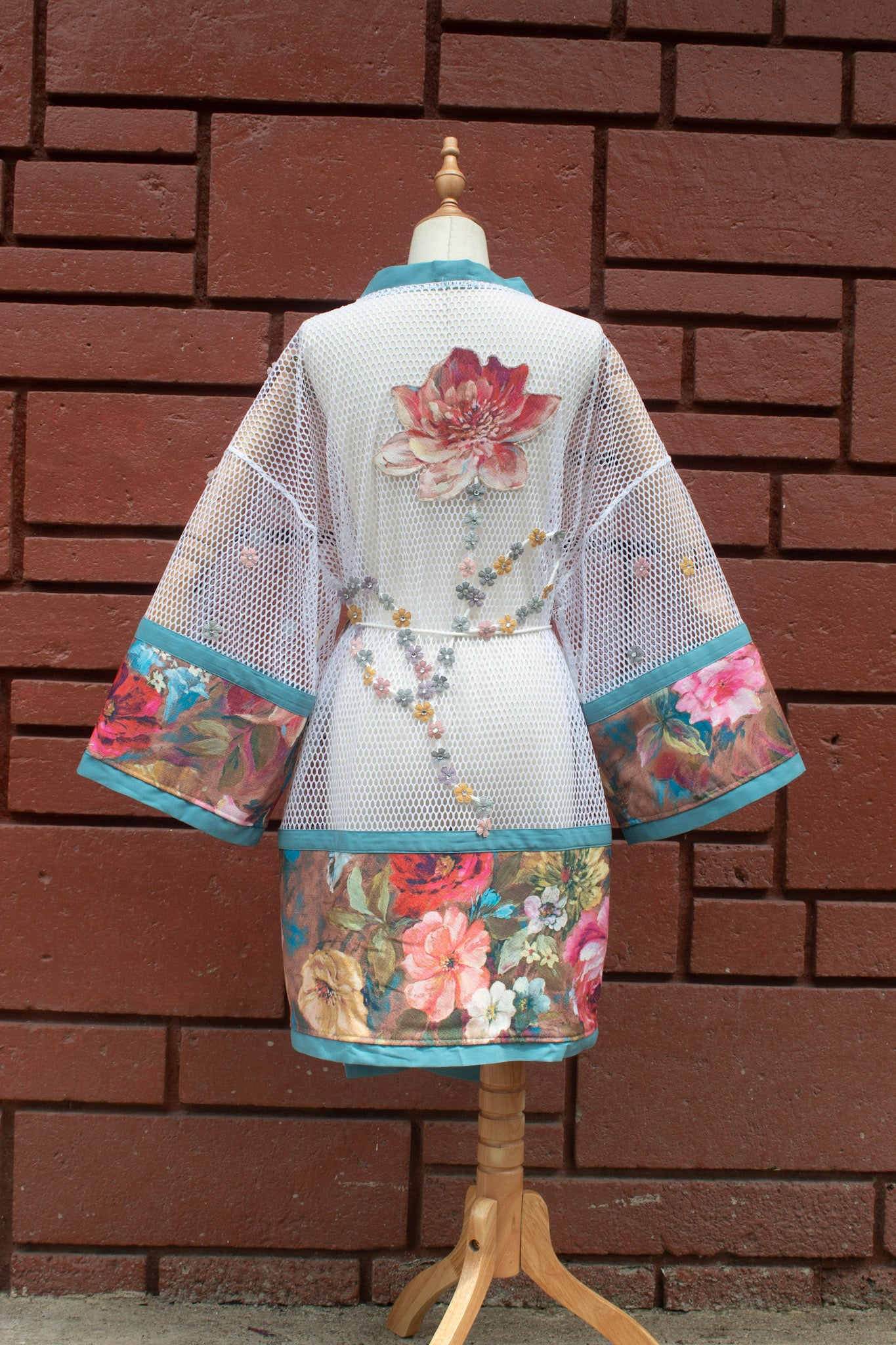 ✦ White Veil Botanica – Sheer Mesh Kimono with Teal Borders & Floral Print