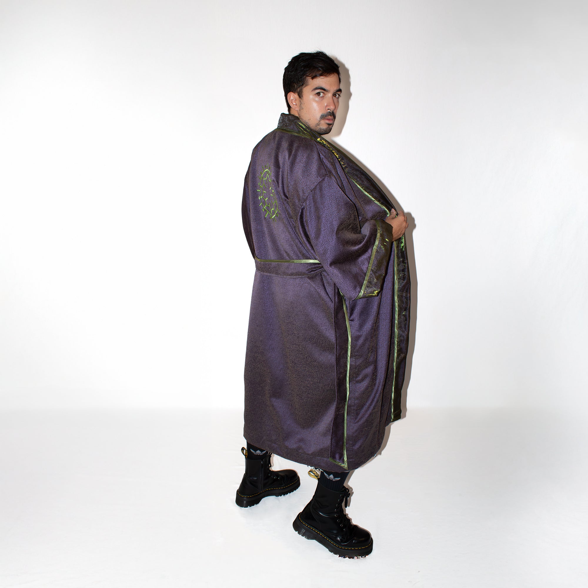 ✦ PhiNiyugan - Two-Tone Purple Embroidered Kimono